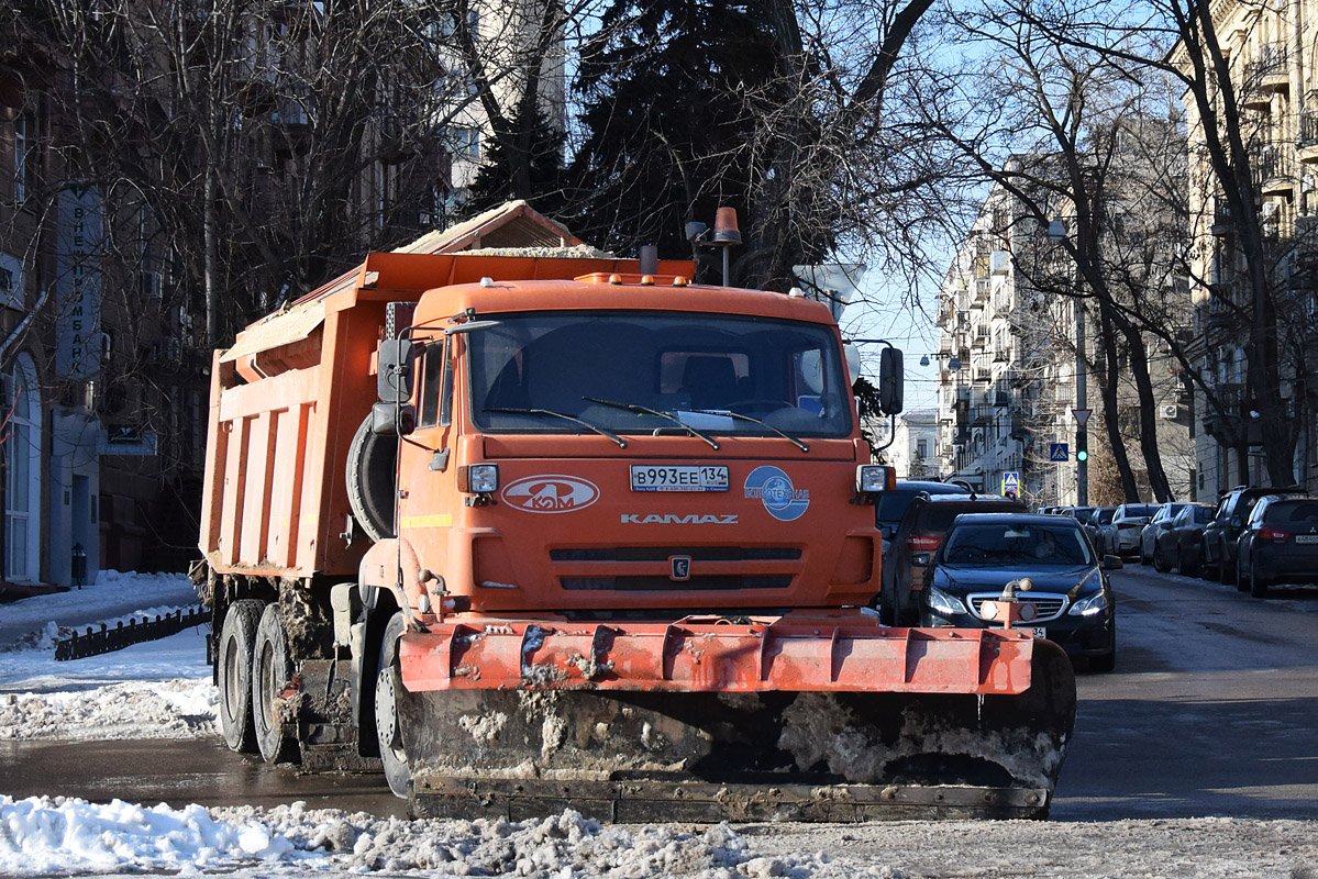 Волгоградская область, № В 993 ЕЕ 134 — КамАЗ-65115-L4