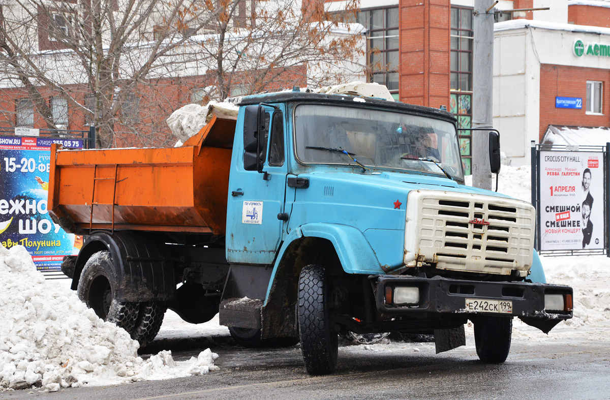 Москва, № Е 242 СК 199 — ЗИЛ-497442