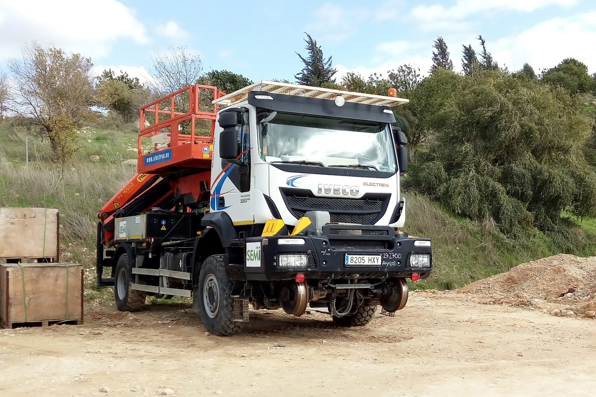 Испания, № 8205 HXY — IVECO Trakker ('2013)