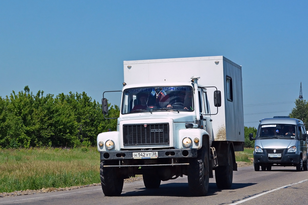 Иркутская область, № Н 142 УТ 38 — ГАЗ-33081 «Садко»