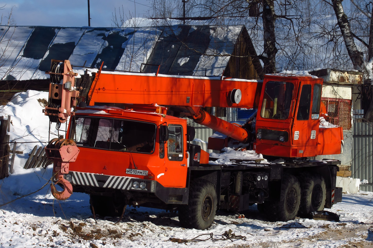 Ивановская область, № М 010 РМ 37 — Bumar Fablok PS-251