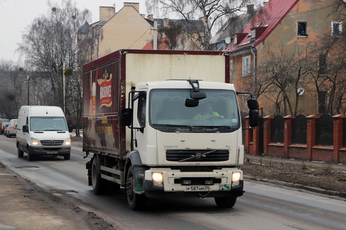 Калининградская область, № Р 587 НМ 39 — Volvo ('2006) FL