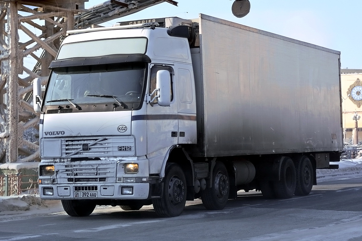 Киргизия, № 06 392 AAQ — Volvo ('1993) FH-Series