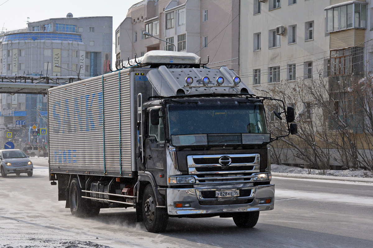 Саха (Якутия), № У 828 КЕ 14 — Hino Profia