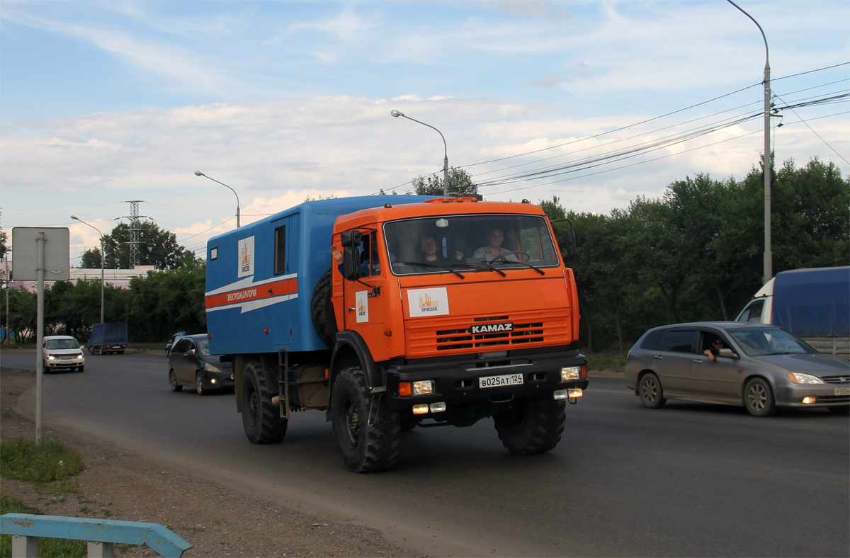 Красноярский край, № В 025 АТ 124 — КамАЗ-4326-15 [43260R]