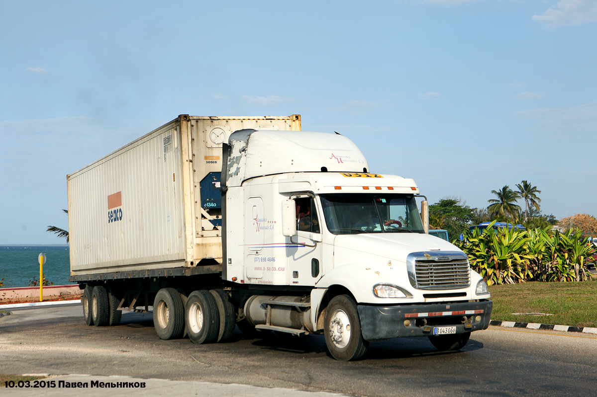 Куба, № B 043 066 — Freightliner Columbia