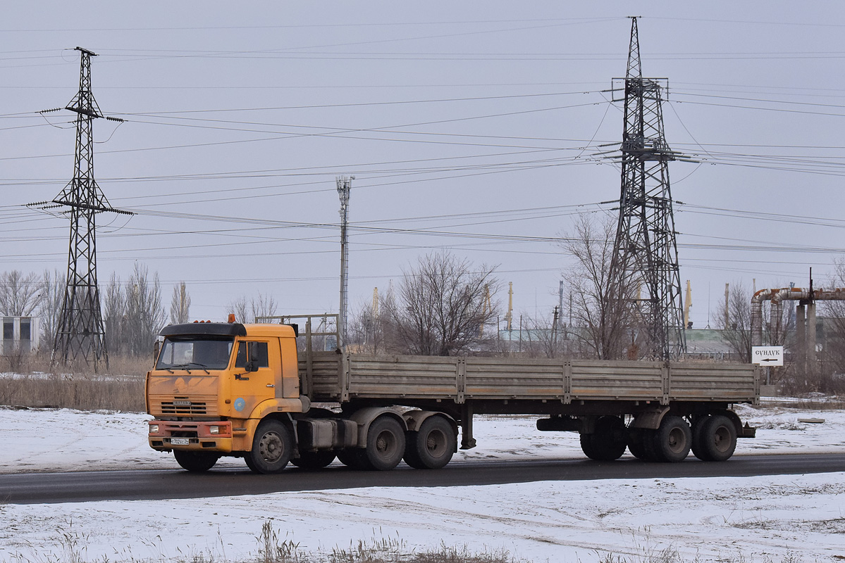 Волгоградская область, № С 702 ЕС 34 — КамАЗ-65116-62