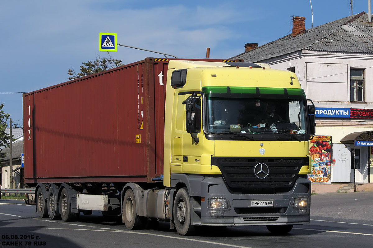 Псковская область, № Т 962 ЕВ 60 — Mercedes-Benz Actros ('2003) 1844