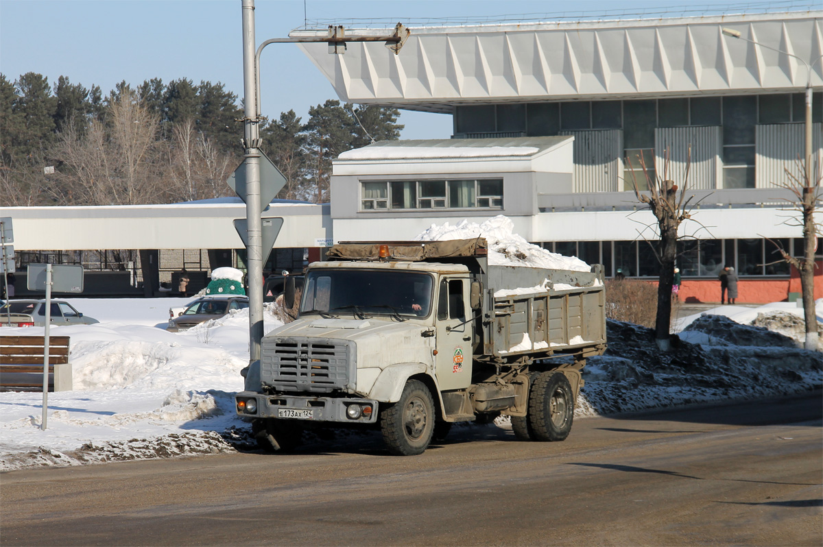 Красноярский край, № Е 173 АХ 124 — ЗИЛ-494560