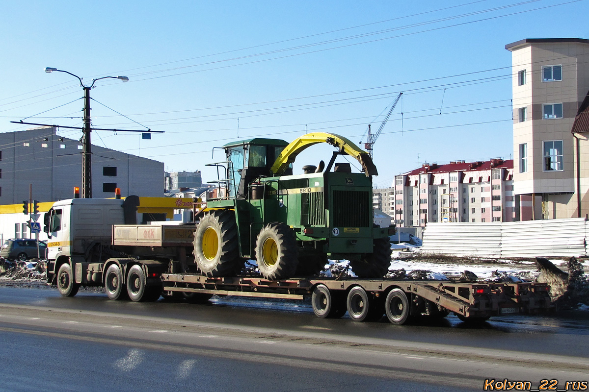 Алтайский край, № АН 9359 22 — Hartung (общая модель); Алтайский край, № 7371 АМ 22 — John Deere (общая модель)