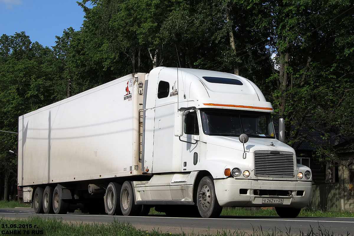 Архангельская область, № Е 262 ХТ 29 — Freightliner Century Class