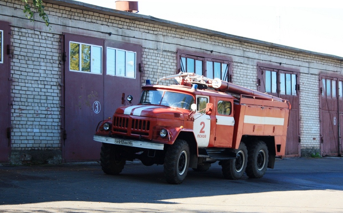 Псковская область, № Х 413 АН 60 — ЗИЛ-131Н