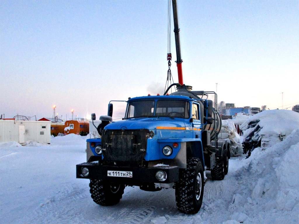 Архангельская область, № К 111 ТН 29 — Урал-4320-60