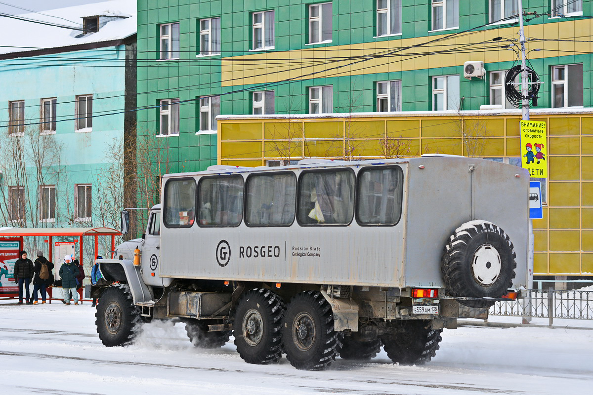 Саха (Якутия), № В 559 АМ 138 — Урал-3255-61