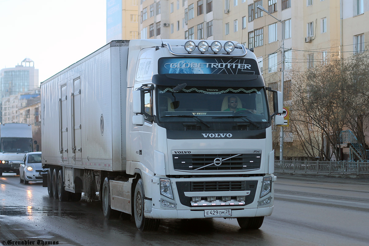 Амурская область, № Е 429 ОМ 28 — Volvo ('2008) FH.460