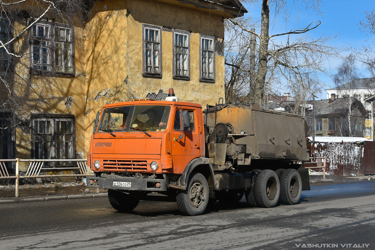 Архангельская область, № Е 126 СО 29 — КамАЗ-5320