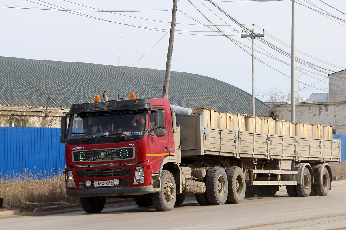 Новосибирская область, № Р 692 УС 54 — Volvo ('2002) FM12.400