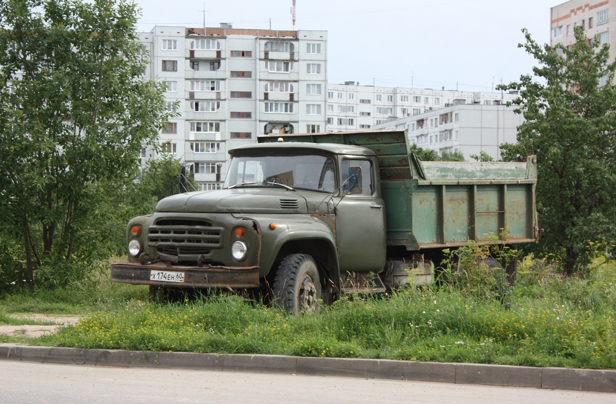 Псковская область, № Х 174 ЕН 60 — ЗИЛ-130Д1