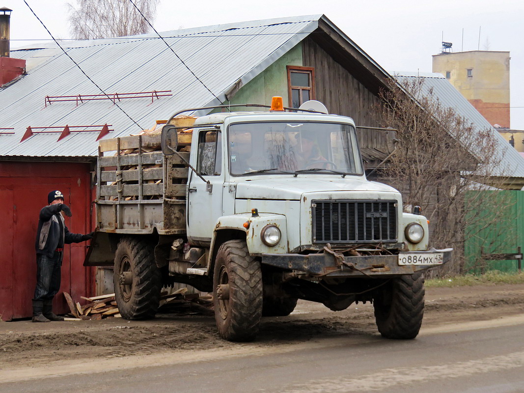 Кировская область, № О 884 МХ 43 — ГАЗ-3308 «Садко»