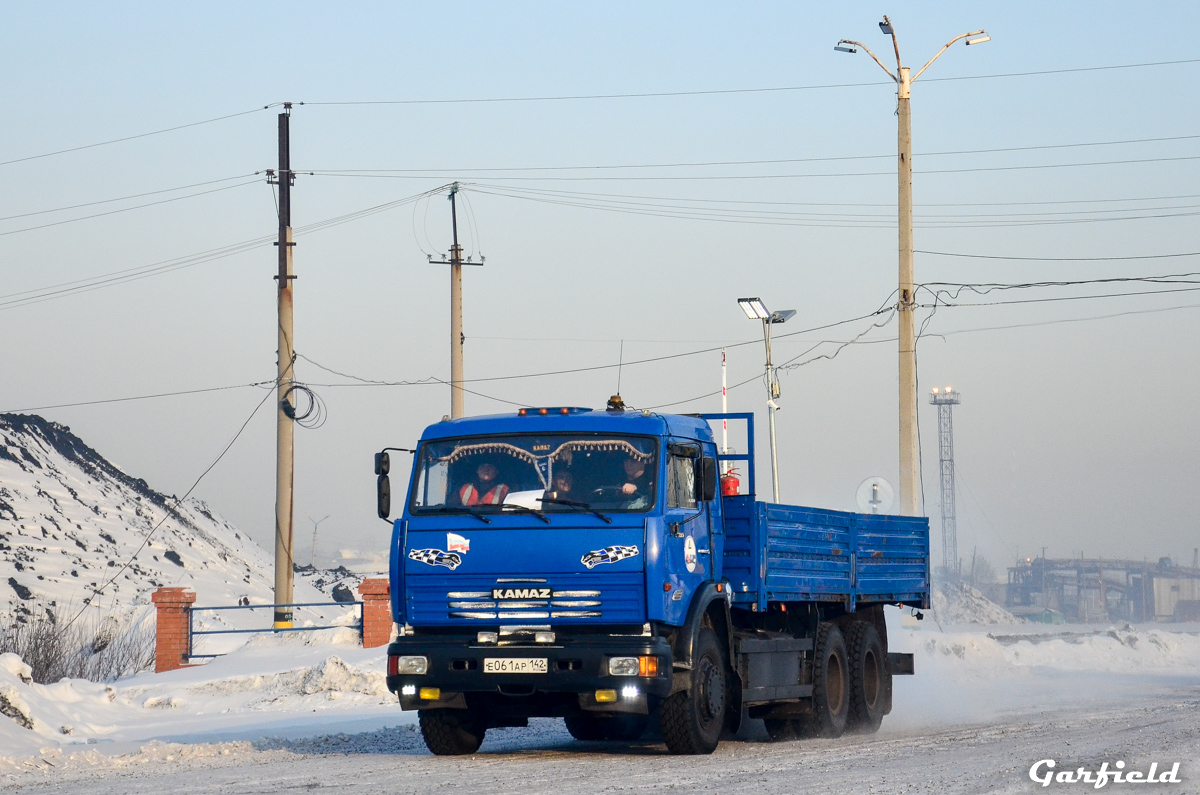 Кемеровская область, № Е 061 АР 142 — КамАЗ-53215-15 [53215R]