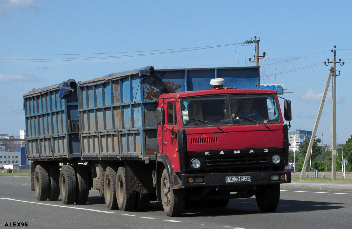 Днепропетровская область, № АЕ 7015 АК — КамАЗ-53212