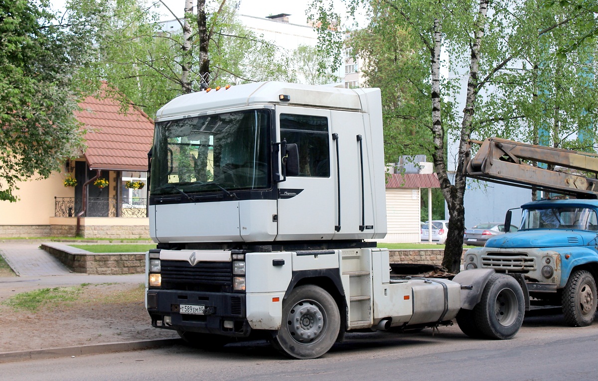 Псковская область, № Т 589 ЕМ 60 — Renault Magnum Integral ('1997)