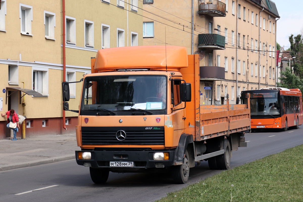 Калининградская область, № М 128 ММ 39 — Mercedes-Benz LK 817