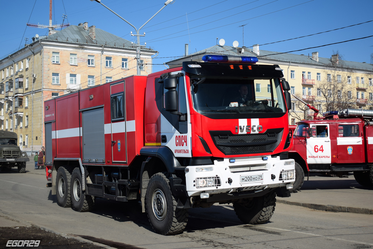 Архангельская область, № М 200 НО 29 — IVECO-AMT Trakker ('2013)