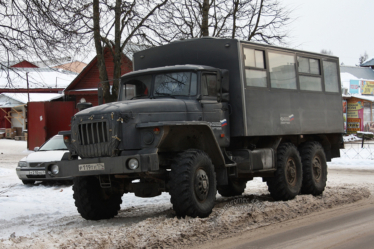 Санкт-Петербург, № Р 119 ТУ 174 — Урал-32551-61