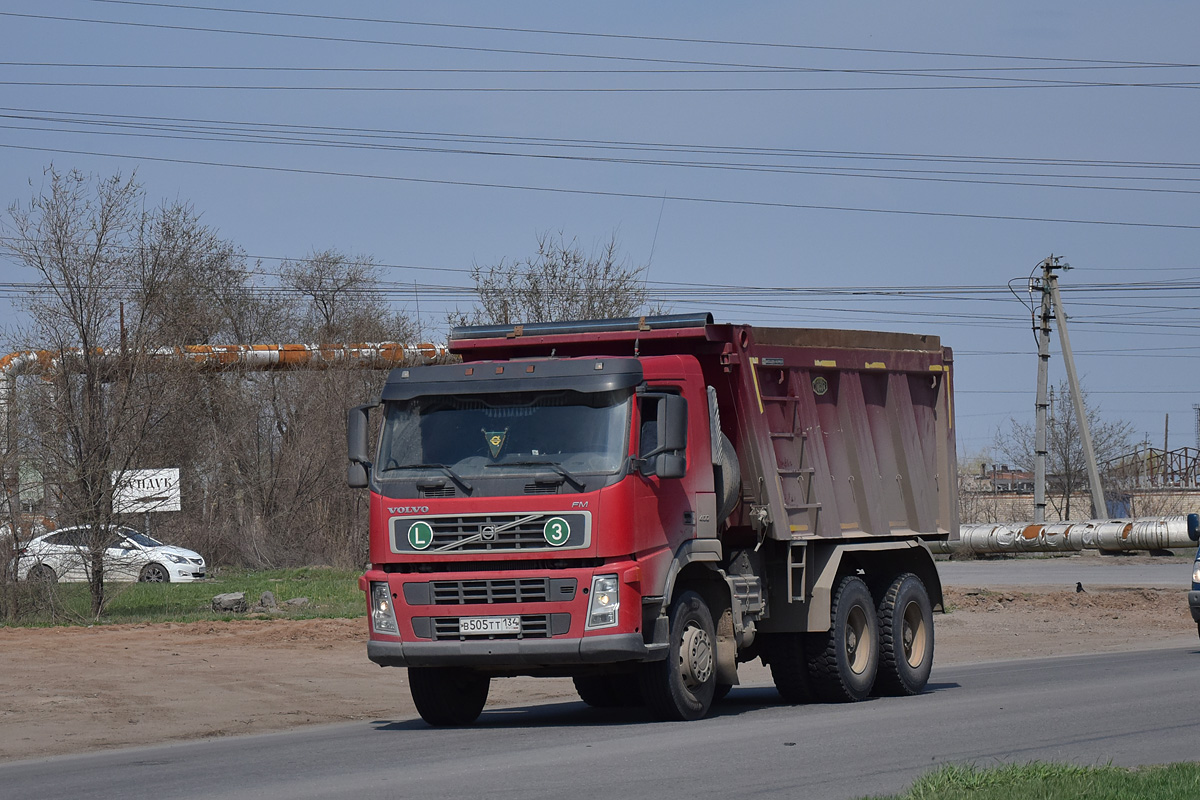 Волгоградская область, № В 505 ТТ 134 — Volvo ('2002) FM12.400