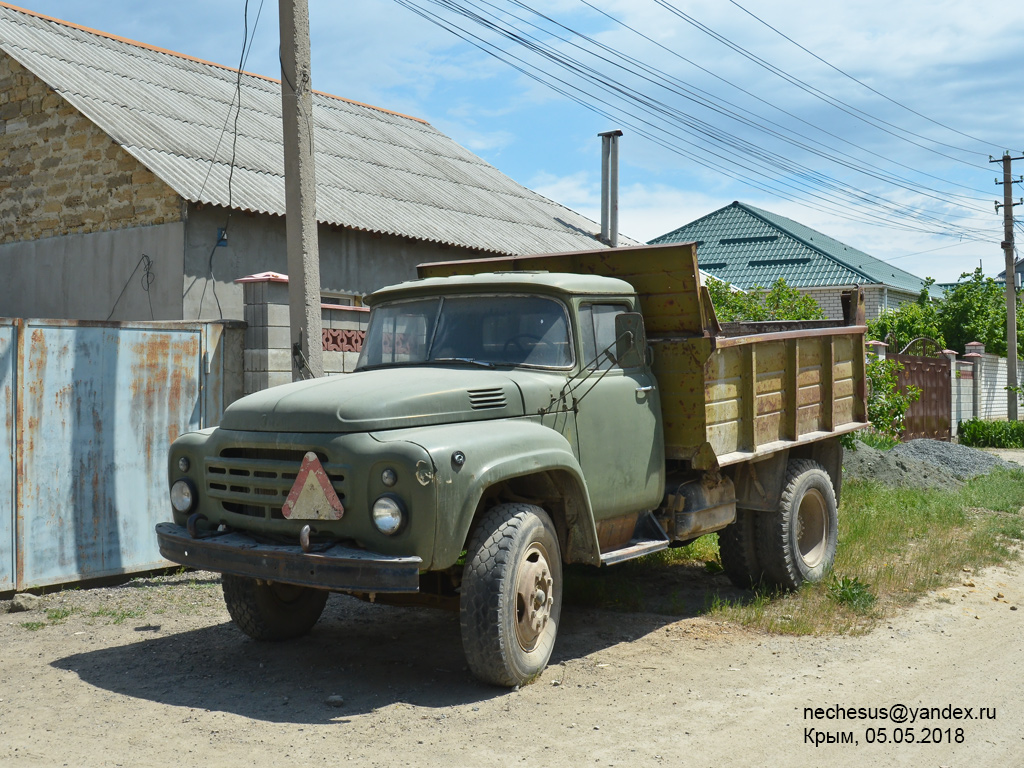 Крым, № Е 511 СР 82 — ЗИЛ-130Д1