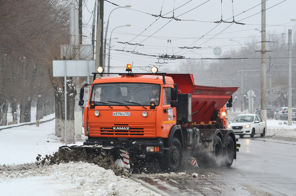 Волгоградская область, № В 979 КХ 134 — КамАЗ-65115-62