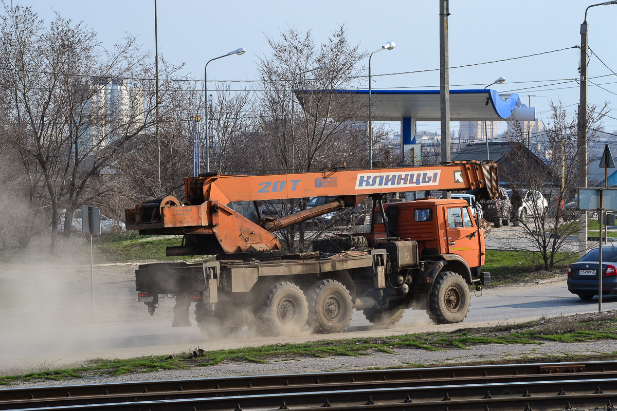 Волгоградская область, № Н 372 МЕ 96 — КамАЗ-43118-15 [43118R]