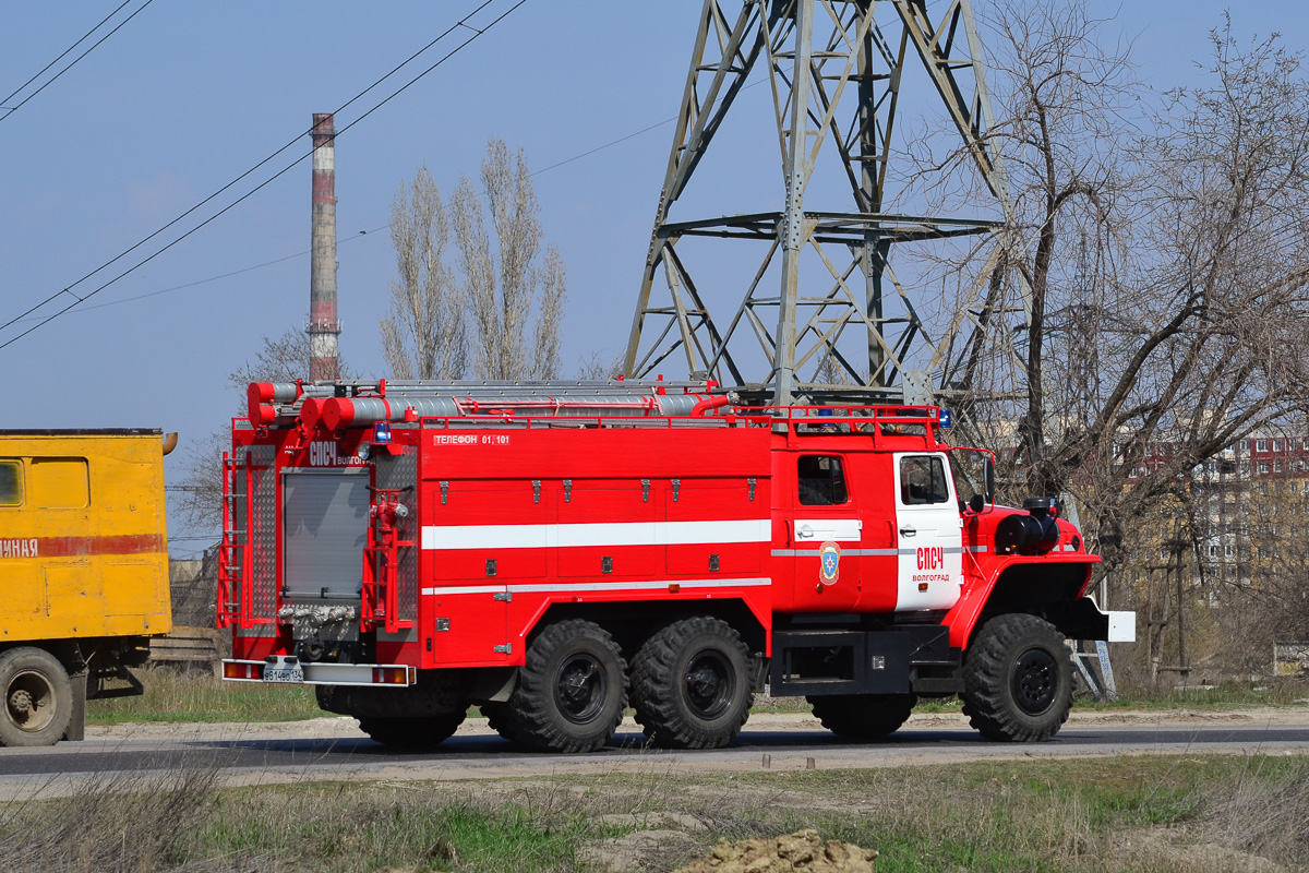 Волгоградская область, № В 814 ВО 134 — Урал-5557-70