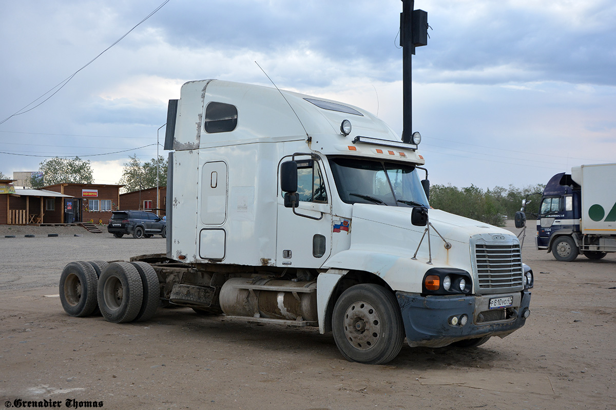 Ленинградская область, № Р 810 УО 47 — Freightliner Century Class