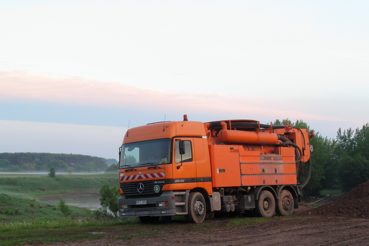 Литва, № KFC 674 — Mercedes-Benz Actros ('1997) 2540