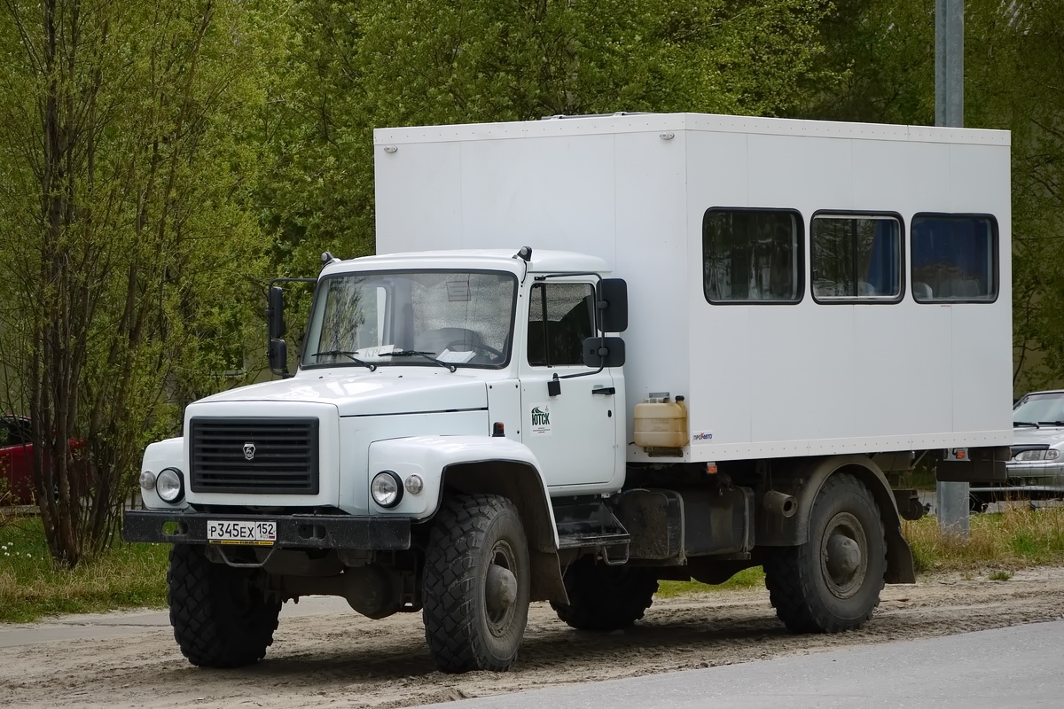 Ханты-Мансийский автоном.округ, № Р 345 ЕХ 152 — ГАЗ-33088 «Садко»