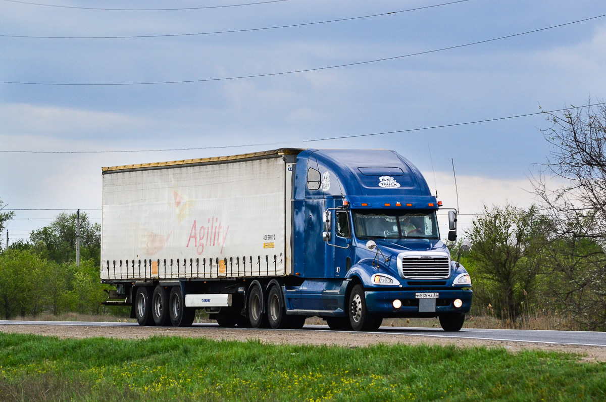 Волгоградская область, № М 535 МА 34 — Freightliner Columbia