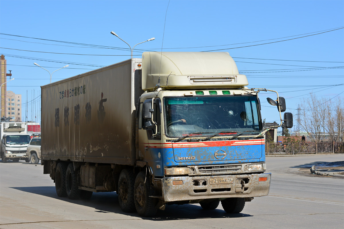 Саха (Якутия), № Е 319 МА 14 — Hino Profia