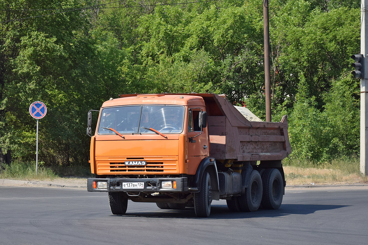 Волгоградская область, № Е 137 ВН 134 — КамАЗ-55111-02 [55111C]