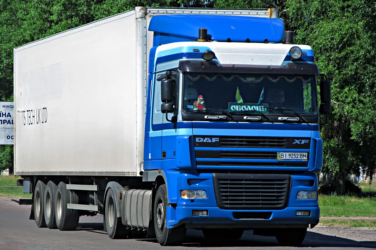 Полтавская область, № ВІ 9252 ВМ — DAF XF95 FT