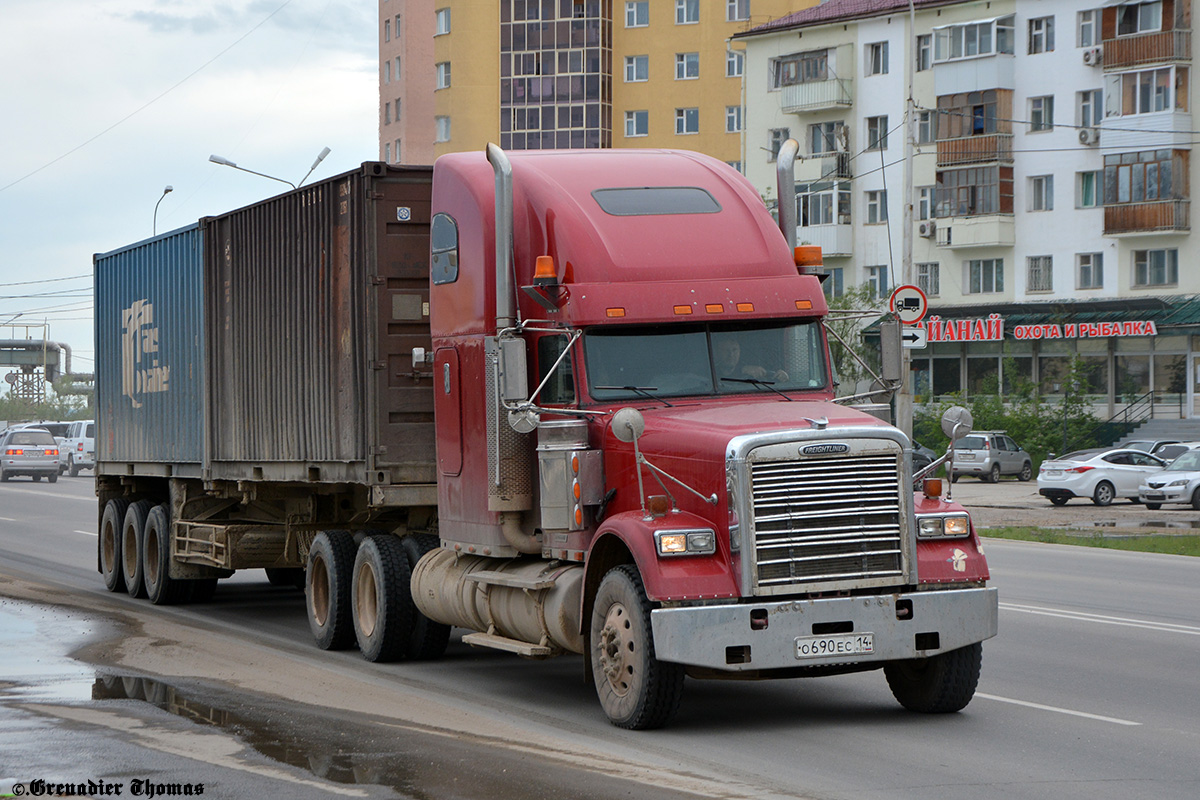 Саха (Якутия), № О 690 ЕС 14 — Freightliner FLD 120 Classic