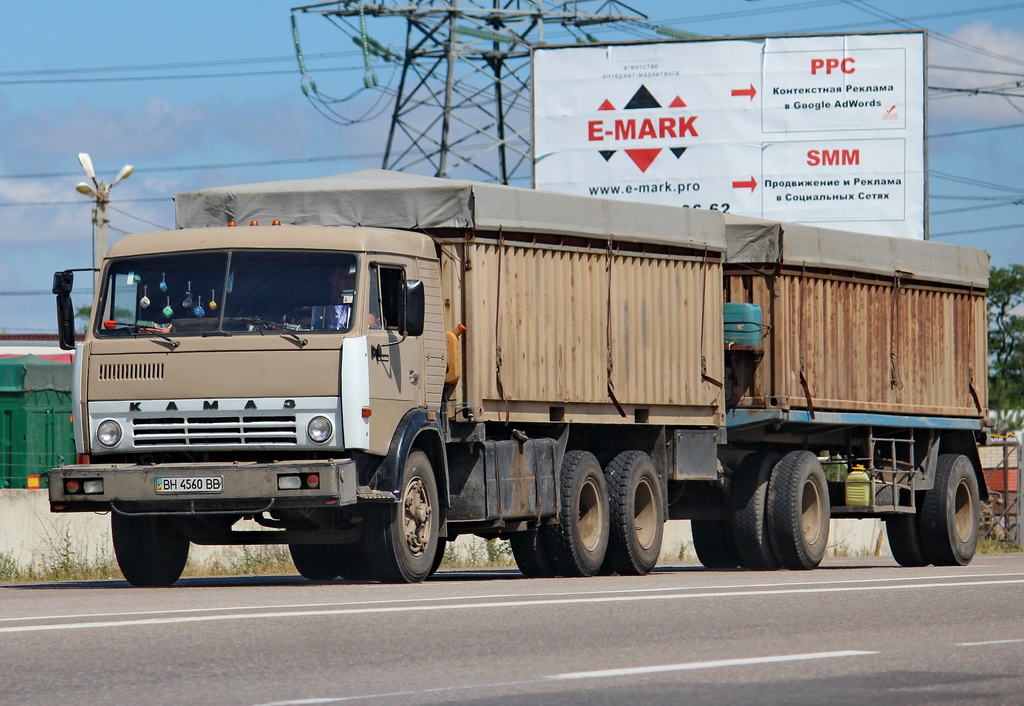 Одесская область, № ВН 4560 ВВ — КамАЗ-53212