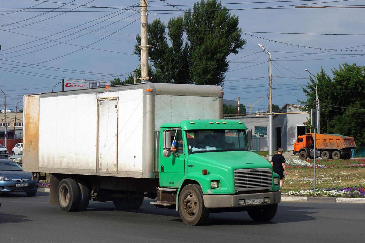 Саратовская область, № М 865 АК 64 — Freightliner Business Class FL