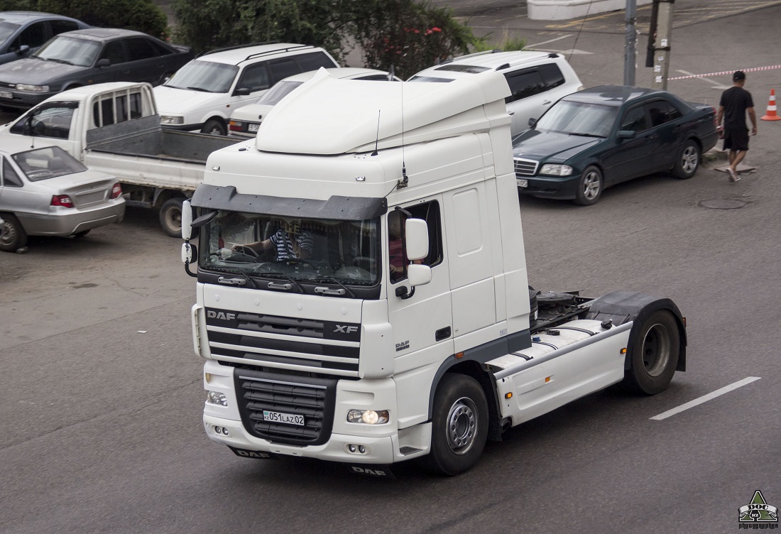 Алматы, № 051 LAZ 02 — DAF XF105 FT