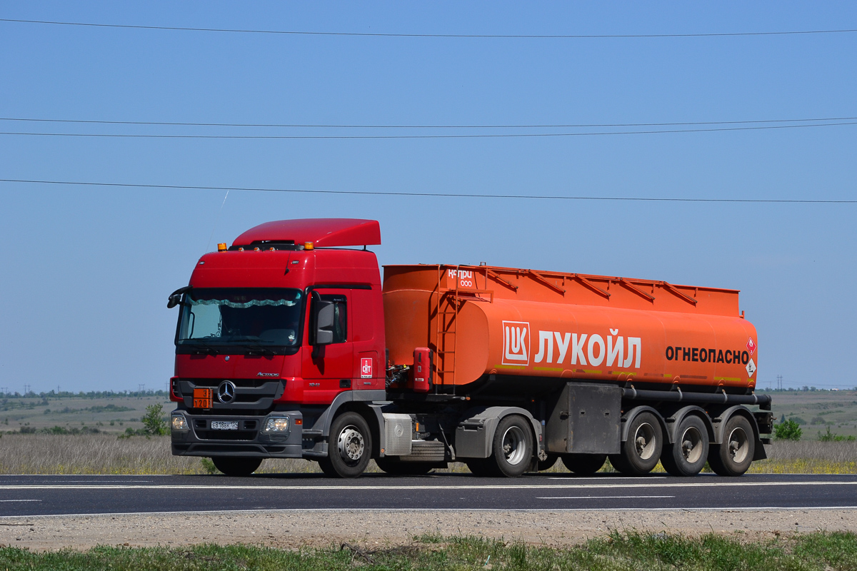 Волгоградская область, № Е 818 ВК 134 — Mercedes-Benz Actros '09 1841 [Z9M]