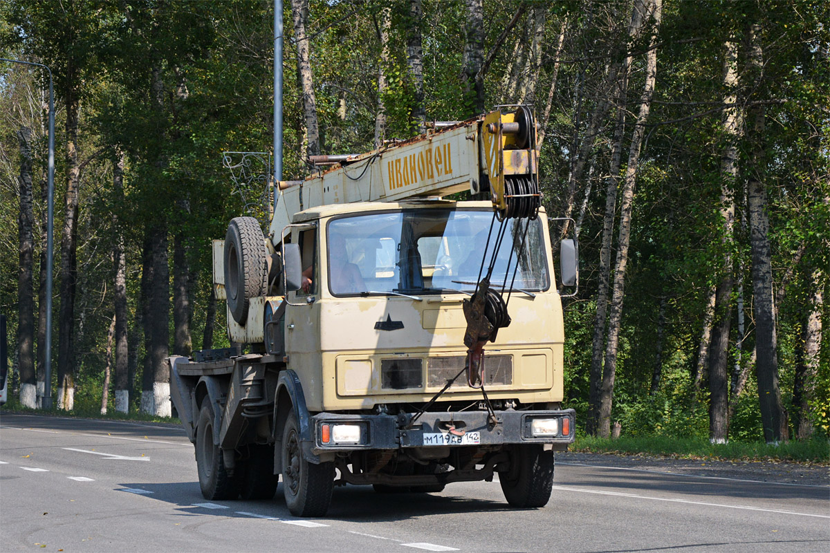 Кемеровская область, № М 119 АВ 142 — МАЗ-5337 [533700]