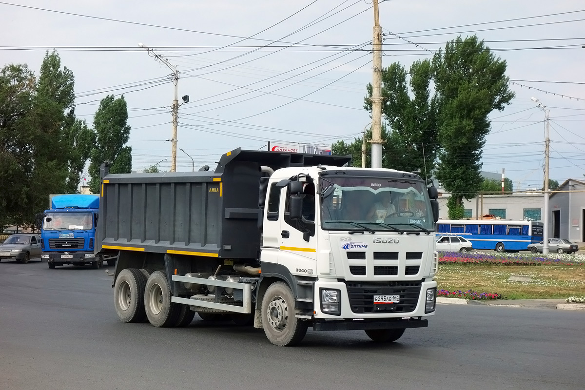 Саратовская область, № В 295 АВ 164 — Isuzu Giga CYZ