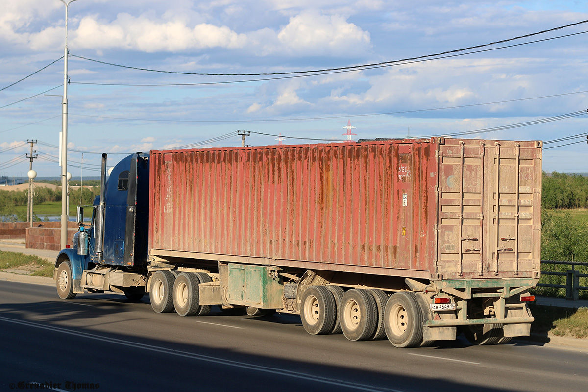 Саха (Якутия), № А 011 ЕУ 14 — Freightliner FLD 120 Classic