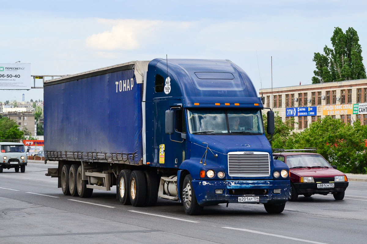 Волгоградская область, № В 201 АР 134 — Freightliner Century Class